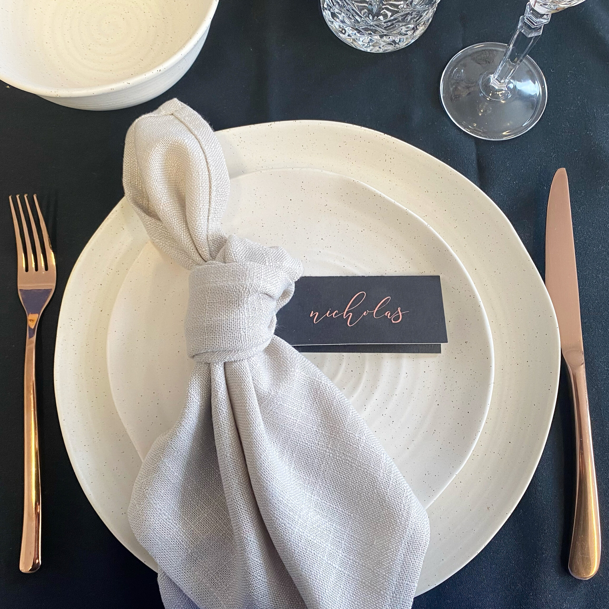Calico-plates-rose-gold-cutlery-beige-linen-napkins-albany-event-hire